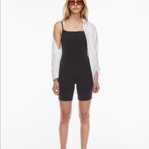 Aritzia Wilfred Free Divinity 7” Romper in Black